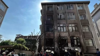 Fatih ilçesinde bulunan bir ilaç deposunda çıkan yangın panik yarattı!