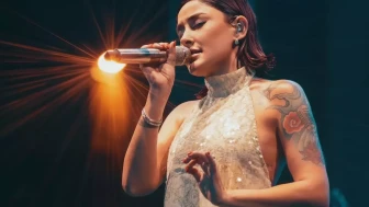 Melek Mosso'nun Kıyafet Tartışması: AK Partili Vekile Sert Yanıt!