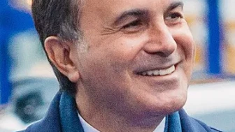Ömer Çelik Kimdir? Hayatı, Kariyeri ve Siyasi Yolculuğu