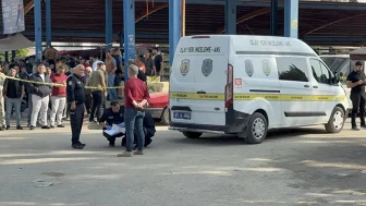 Adana'da Semt Pazarına Silahlı Saldırı: 2 Kişi Hayatını Kaybetti