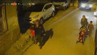 Adana'da Çocuğa Şiddet Olayı Kamerada: 5 Yaşındaki Kız Darp Edildi