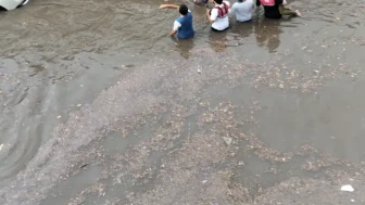 Denizli'de Yağmur Yağdı! Yollar ve alt geçit tıkandı!