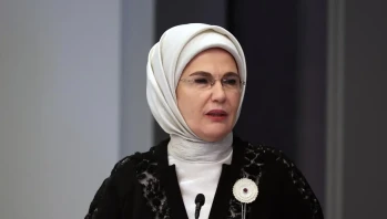 Türkiye Cumhurbaşkanı eşi Emine Erdoğan ve Ukrayna Cumhurbaşkanı eşi Olena Zelenska, Ukraynalı çocukları ziyaret etti.