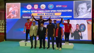 Denizlili Genç güreşçi Osman Şimşek, Altın Madalya Kazandı.