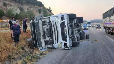 Balıkesir'de Meydana Gelen Tır Kazası Büyük Felakete Yol Açtı!