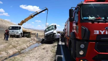 Nevşehir'de Beton Mikseri Feci Şekilde Şarampole Devrildi!