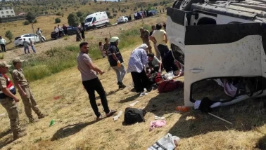 Bingöl Kırlıova'da Trafik Kazası: 1 Çocuk Öldü, 6 Yaralı