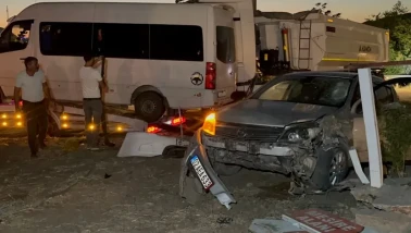 Adıyaman'da Minibüs-Otomobil Çarpışması: 12 Kişi Yaralandı!