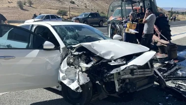 Kayseri Bünyan'da Otomobil-Traktör Kazası: 4 Yaralı!