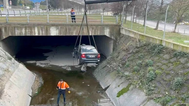 Ehliyetsiz Oğul, Kaza Anında Babasıyla Birlikte Yaralandı!