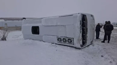 Aksaray'da Tekstil İşçisi Taşıyan Minibüs Kaza Yaptı: 15 Yaralı Var!