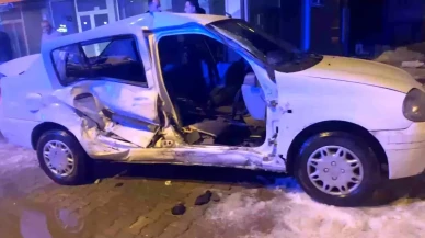 Bartın'da Ambulans ile Otomobil Kaza Yaptı, Yaralılar Var!