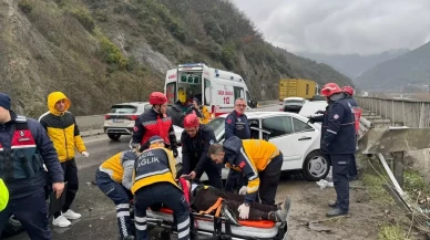 Geyve'de Meydana Gelen Feci Trafik Kazası: 2 Kişi Yaralandı!