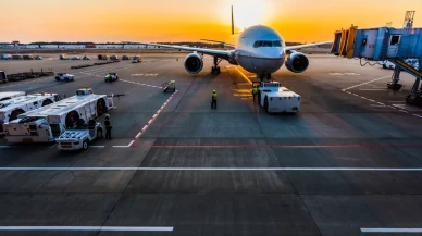 Houston'dan New York'a Yolcu Taşıyan Uçakta Motor Alev Aldı!