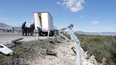 Antalya'da Otomobil Felaket Kaza Yaptı: Orçun Ergün Öldü, 2 Yaralı!