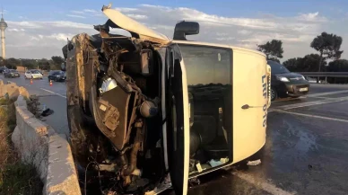 İstanbul Büyükçekmece'de Servis Minibüsü Devrildi!