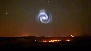 Elazığ'da Gökyüzünde Farklı Bir Görüntü: Spiral Şeklindeki Cisim!
