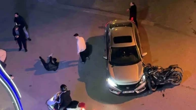 Sakarya'da meydana gelen motosiklet kazasında 2 kişi yaralandı.