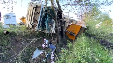 Çanakkale'de Yoldan Çıkan Kamyon Devrildi Sürücüsü Yaralandı!