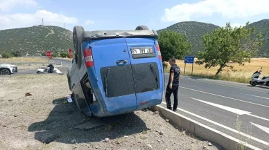 Burdur'da Hafif Ticari Araç Felaket Bir Şekilde Takla Attı!