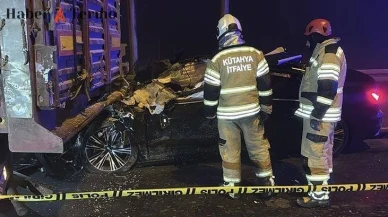 Kütahya'da Feci Kaza: Duran TIR'a Çarpan Otomobilde 4 Ölü