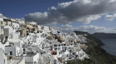Yunanistan, Santorini Adası’nda acil durumlar için liman inşa ediyor