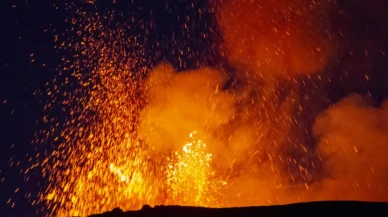 İtalya’da Etna Yanardağı, hava ulaşımında aksaklıklara yol açtı!