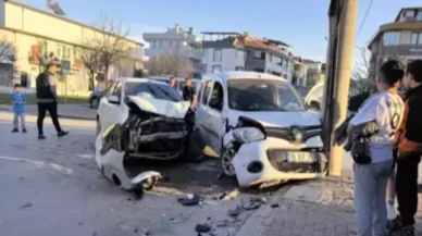Bursa'da iki aracın felaket kazası: 1 kişi yaralı!