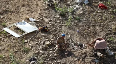 Sivas'ın Suşehri ilçesinde minibüs kazası: 4 ölü 18 yaralı - Uçurumdan yuvarlandı