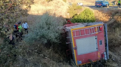 Elazığ'da Yangına Giden İtfaiye Aracı Devrildi: 2 İtfaiyeci Yaralandı!