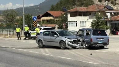 Karabük'te Kaza: 6 Kişi Yaralandı, Ehliyetsiz Sürücü Tespit Edildi!