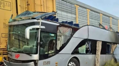 Meksika'da Trenin Otobüse Çarpması: 8 Ölü, 45 Yaralı!