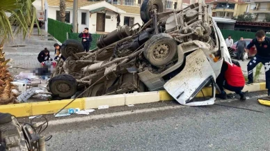 Edremit Altınoluk’ta Feci Trafik Kazası: Bariyerlere Çarpan Araçta 2 Ölü