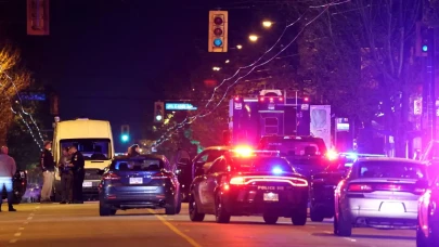 Vancouver'da Sokak Festivali'nde Araç Feci Şekilde Kalabalığa Daldı!
