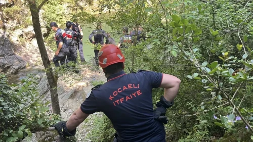 İzmit'te Boğulma Vakası Yaşandı! Arda Gürkan Öldü!