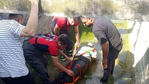 Mersin'de Yaşlı Adam Sadi Gündoğdu Kanalda Ayağını Kırdı!