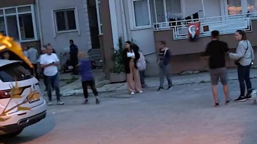 Çanakkale'de Vesile Açar Cam Silerken 2. Kattan Düşerek Öldü!