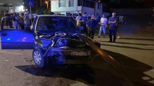 Kocaeli Derince'de Otomobil Kazası: 2 Kişi Yaralandı!