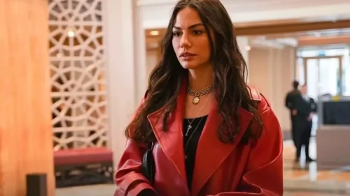 Demet Özdemir sezonun yorgunluğunu kumsalda atıyor!
