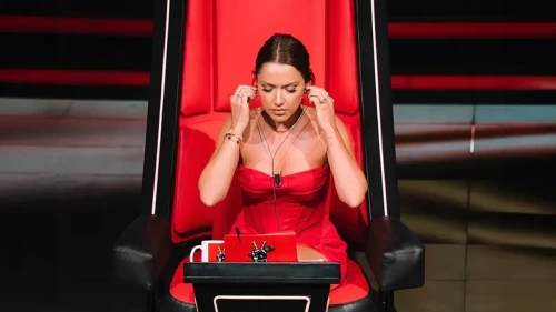Hadise L'Officiel Türkiye'nin Kapak Yüzü Oldu: Cesur Çekimle Gündemde!