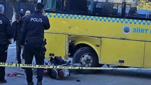 Siirt'te Feci Kaza: Dursun Tosun (18) ve Halis Tosun (23) Kardeşler  Belediye Otobüsüne Çarptılar