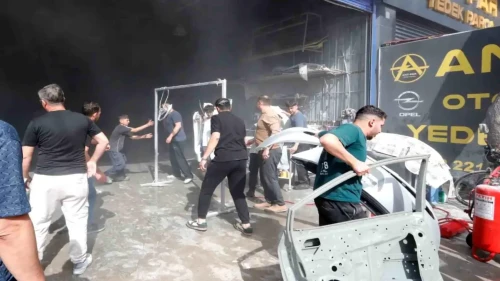 Antalya'da Bir Boya Atölyesinde Çıkan Yangın Kontrol Altına Alındı!