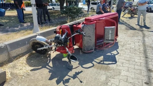 Sivas Şarkışla'da Feci Kaza: Ali Ünalan'ın Kullandığı Elektrikli Motosiklet Tıra Çarptı, Sürücü Hayatını Kaybetti