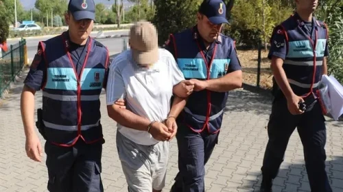 Bülent K. Denizli Pamukkale'de yakalandı: turistleri gizlice çekiyordu