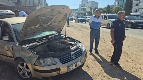 Elazığ'da Otomobil-Kamyon Çarpışması: Maddi Hasarlı Kaza!