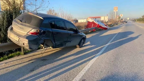 Antalya'da Otomobil Kazası