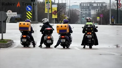 Esnaf Kuryeler Zam Oranlarını Beğenmedi: 3 Günlük Kontak Kapatma Eylemi
