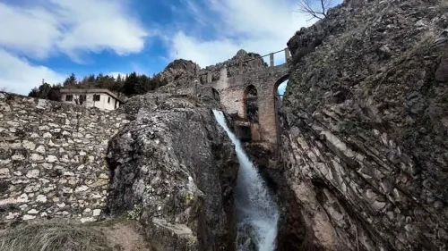 Kütahya Gediz'de Acı Son: 15 Yaşındaki Tuba Dere Kenarında Bulundu