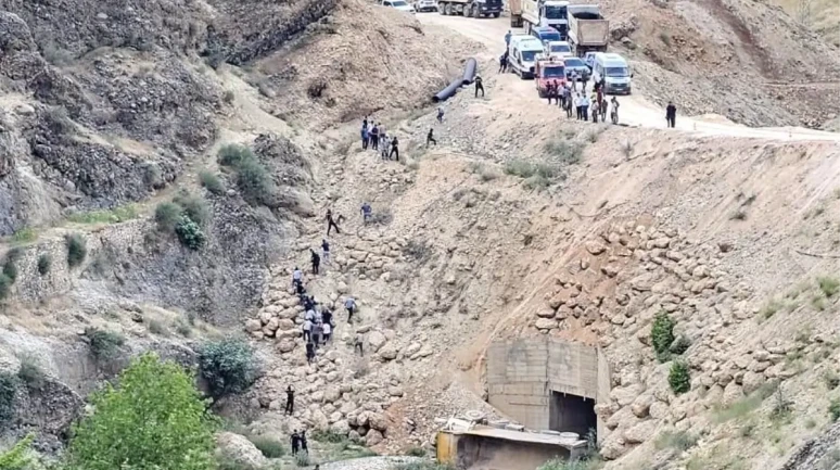 Adıyaman'da Hafriyat Kamyonu Kaza Yaptı: Yaralılar Var!
