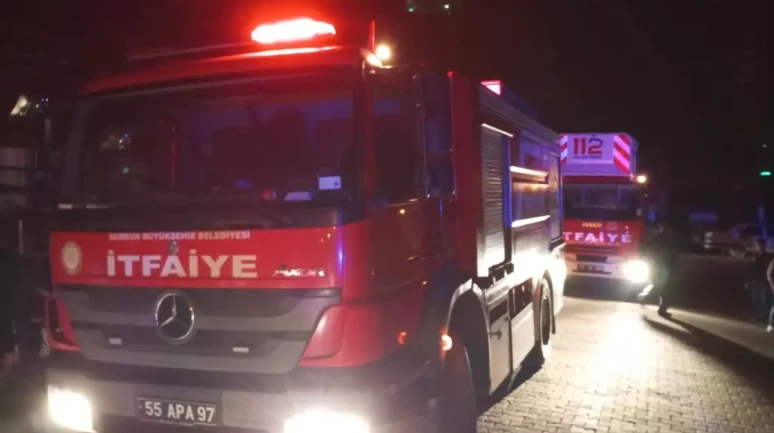 Çarşamba'da Depo Yangını Hızlı Müdahale ile Kontrol Altına Alındı!